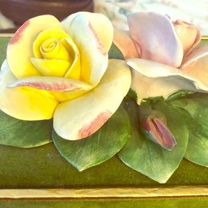 Vintage  Capodemonte  roses